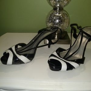 Fioni Black and White heeled sandle